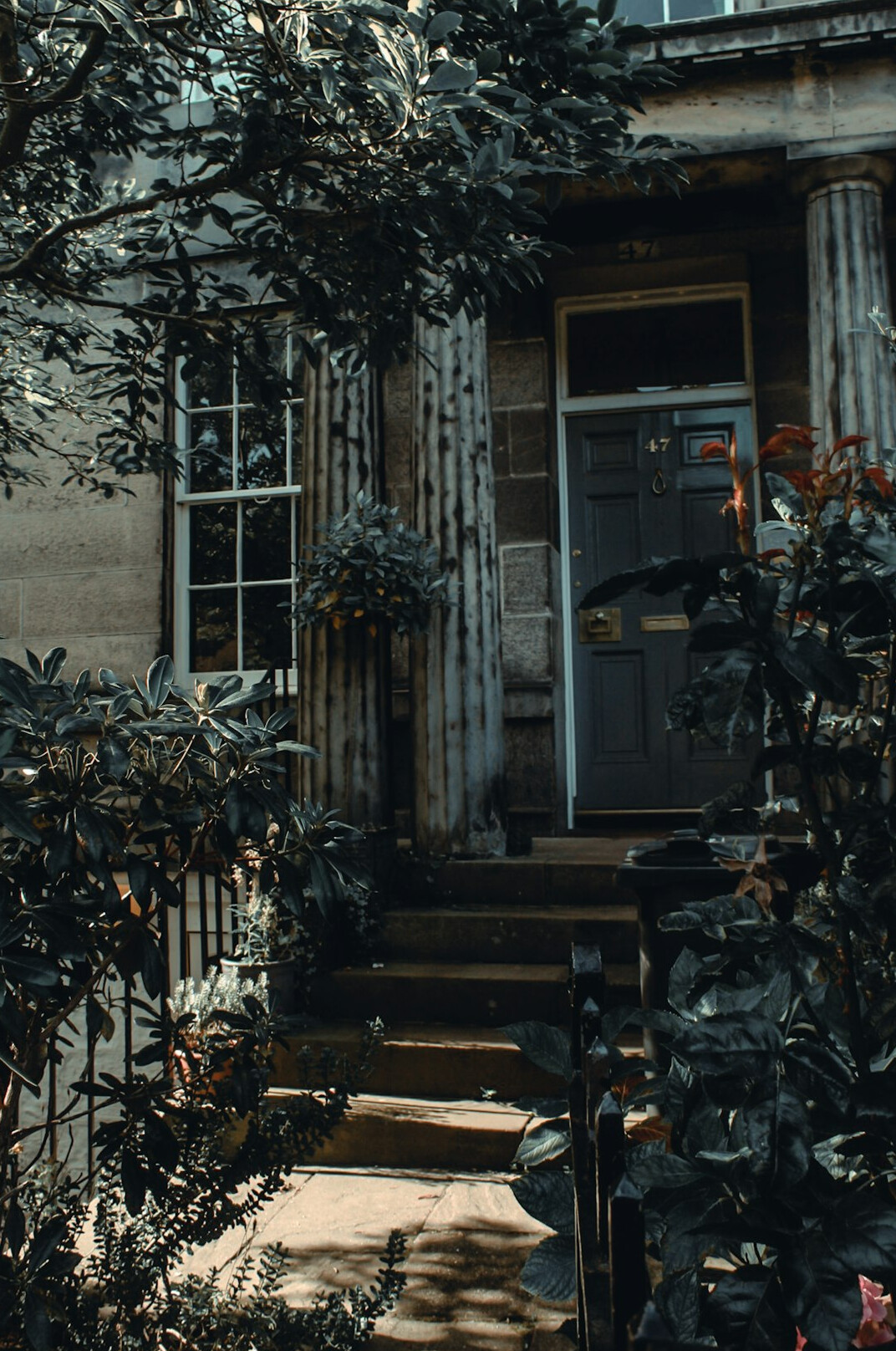 hollywood villa exterior